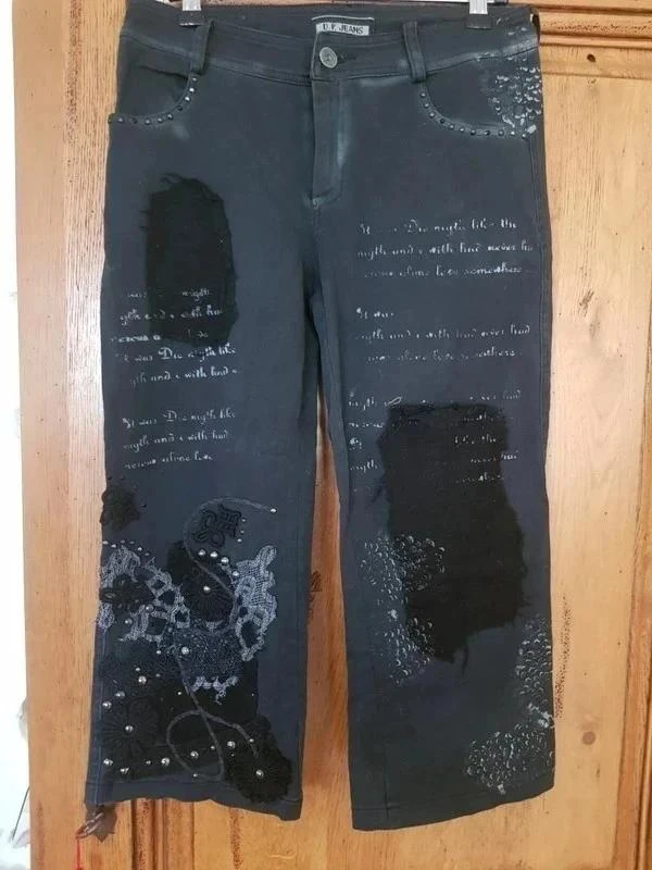 Pantalón corto de mezclilla negro con encajes en las piernas – photo 2